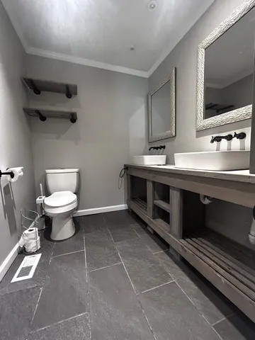 $384,500 | 13276 Old Baxter Road, Silver Point, TN 38582