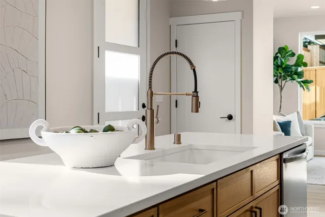 $974,950 | 10604 Northeast 137th Place, Kirkland, WA 98034