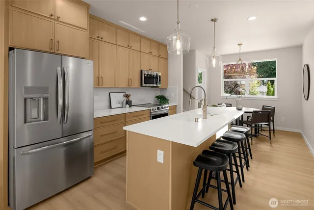 $974,950 | 10604 Northeast 137th Place, Kirkland, WA 98034