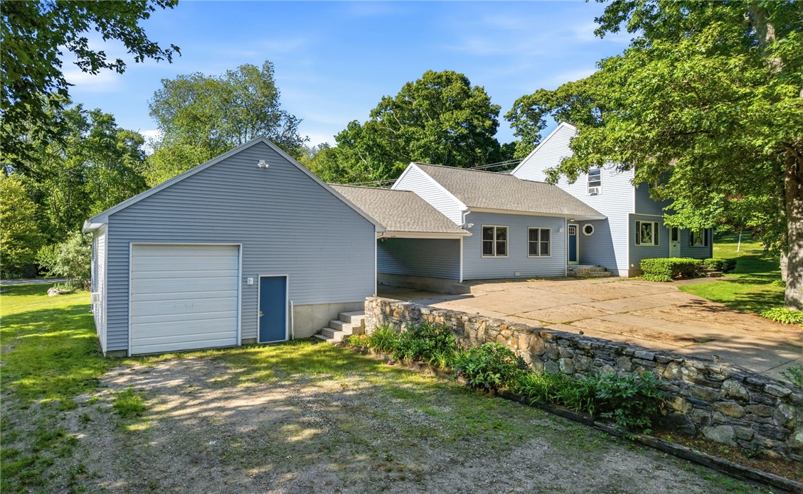 655 Saugatucket Road South Kingstown, RI 02879 - Photo 4 of 50