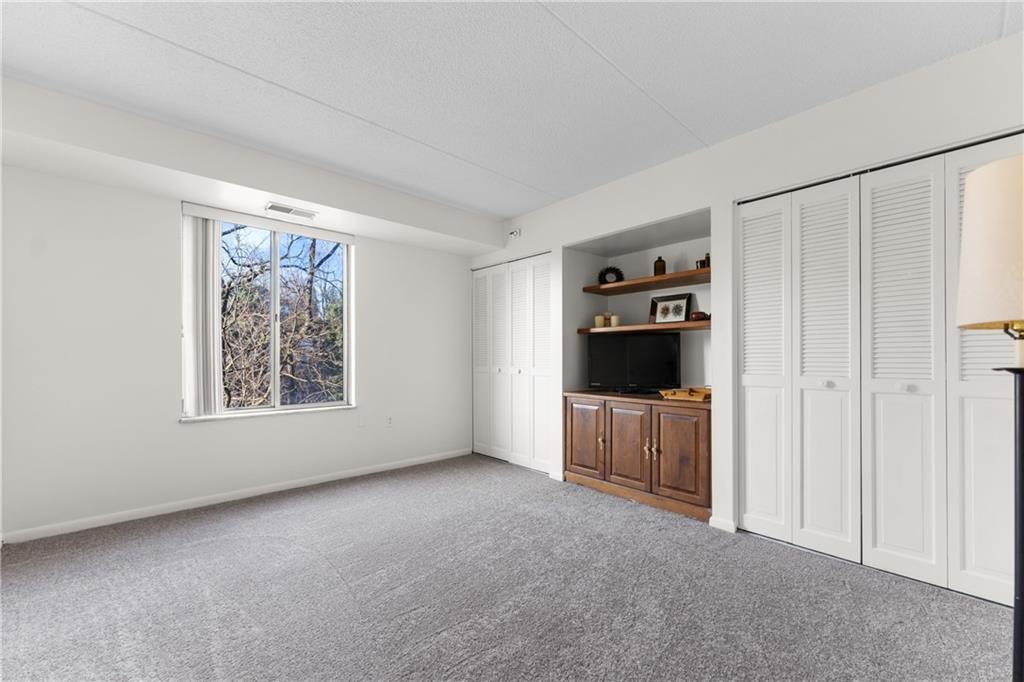 2160 Greentree Road, Unit 708W Pittsburgh, PA 15220 - Photo 16 of 30 Gallery Image 16