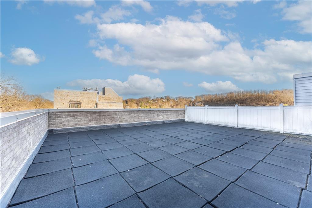 2160 Greentree Road, Unit 708W Pittsburgh, PA 15220 - Photo 24 of 30 Roof top Patio