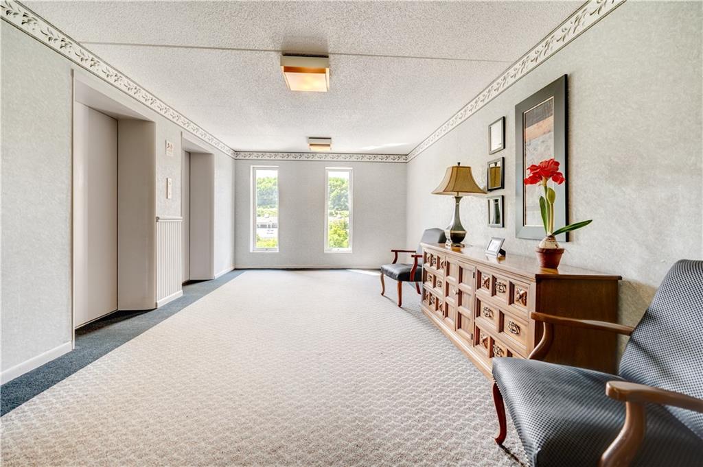 2160 Greentree Road, Unit 708W Pittsburgh, PA 15220 - Photo 25 of 30 Lobby