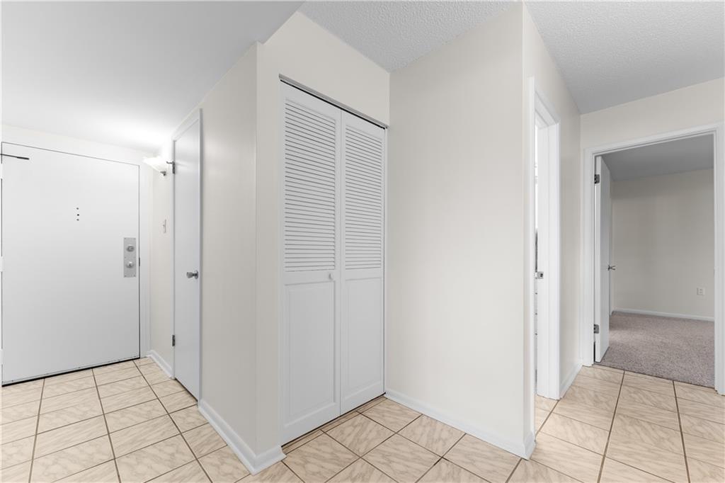 2160 Greentree Road, Unit 708W Pittsburgh, PA 15220 - Photo 6 of 30 Gallery Image 6