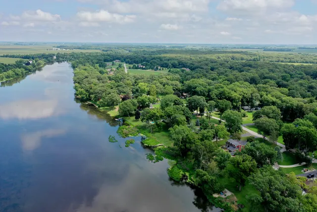 $399,900 | 1698 Bittersweet Drive, St. Anne, IL 60964