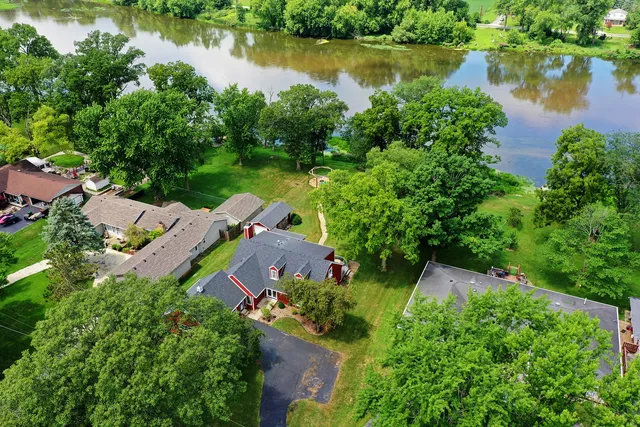 $399,900 | 1698 Bittersweet Drive, St. Anne, IL 60964