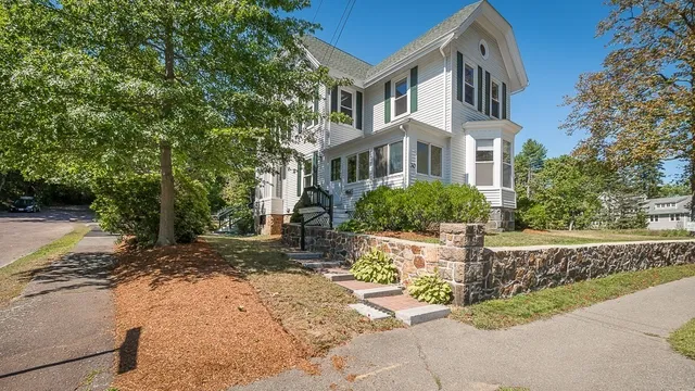 $1,395,000 | 30 Pine Street, Manchester, MA 01944