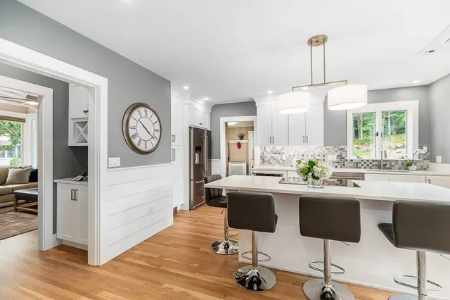 $1,395,000 | 30 Pine Street, Manchester, MA 01944