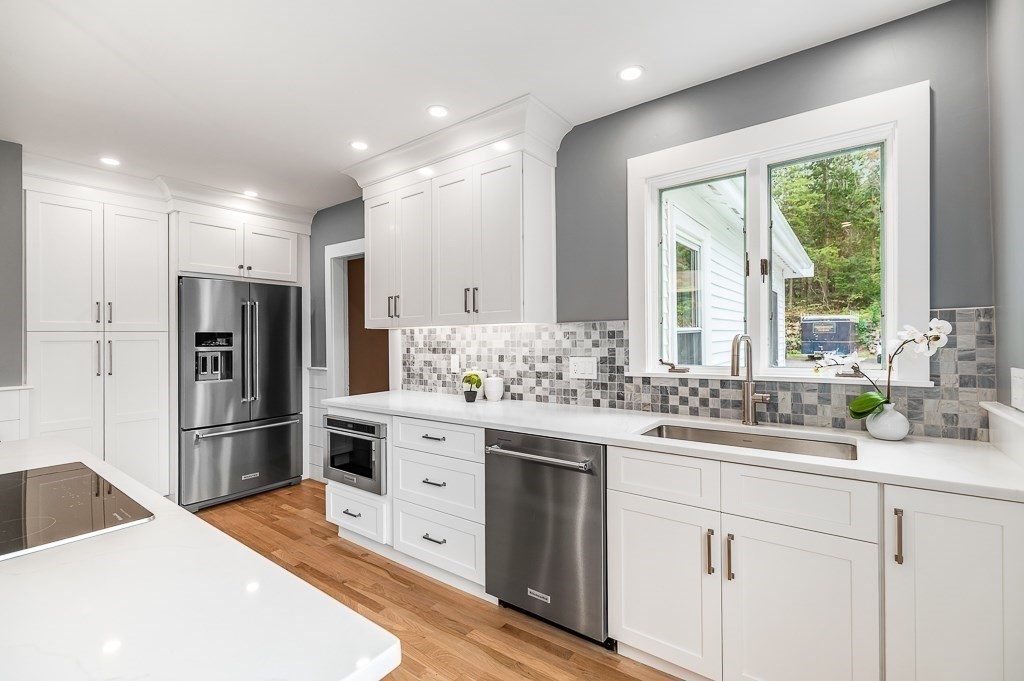 30 Pine Street Manchester, MA 01944 - Photo 16 of 41