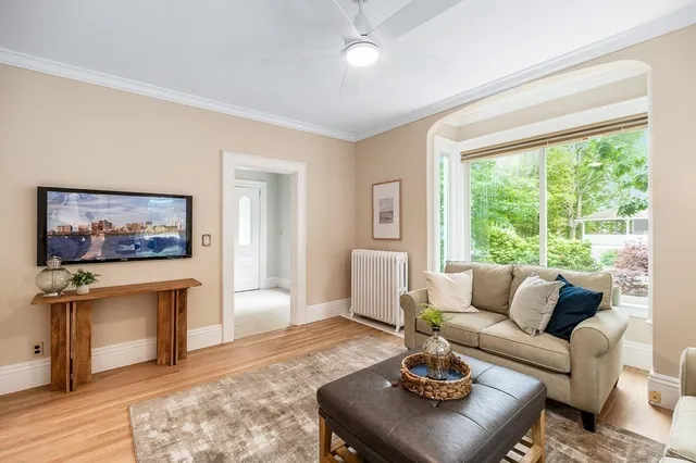 $1,395,000 | 30 Pine Street, Manchester, MA 01944