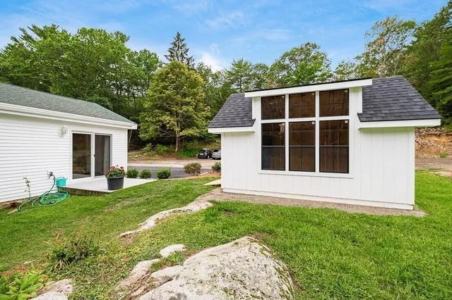 $1,395,000 | 30 Pine Street, Manchester, MA 01944