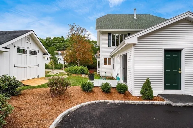 $1,395,000 | 30 Pine Street, Manchester, MA 01944