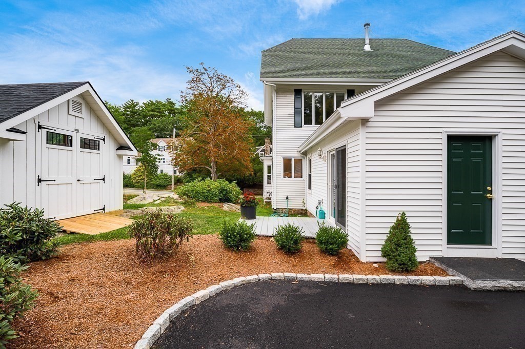 30 Pine Street Manchester, MA 01944 - Photo 38 of 41