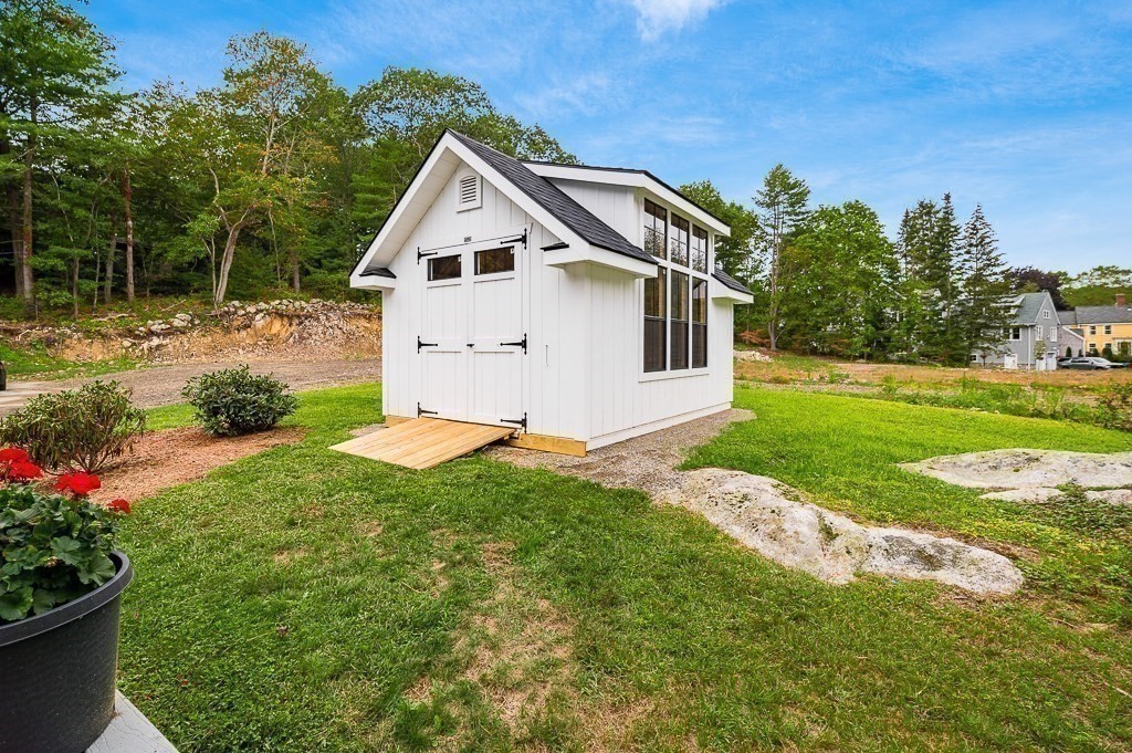 30 Pine Street Manchester, MA 01944 - Photo 4 of 41