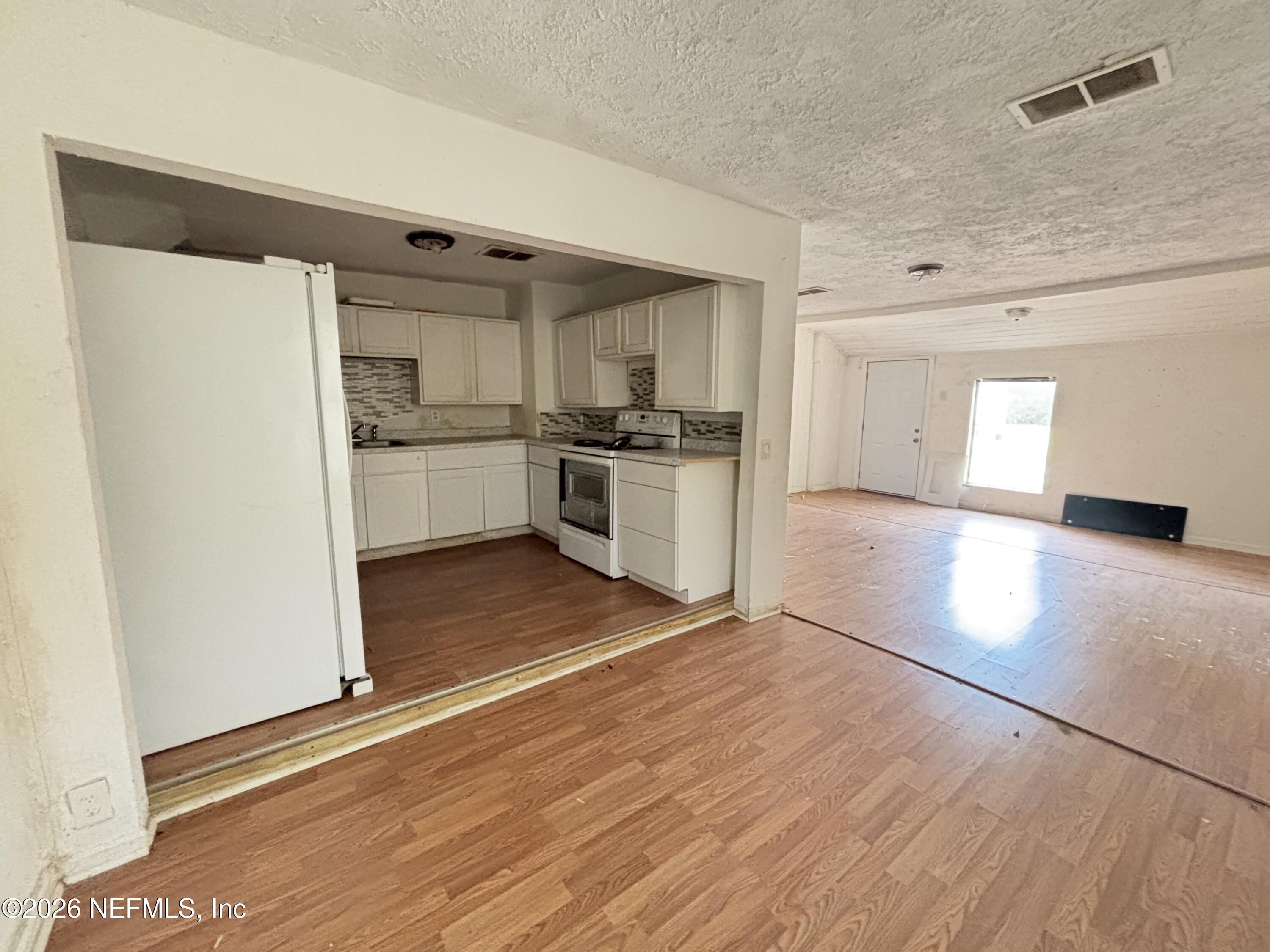 875 Prospect Street Jacksonville, FL 32254 - Photo 5 of 22 IMG_9342