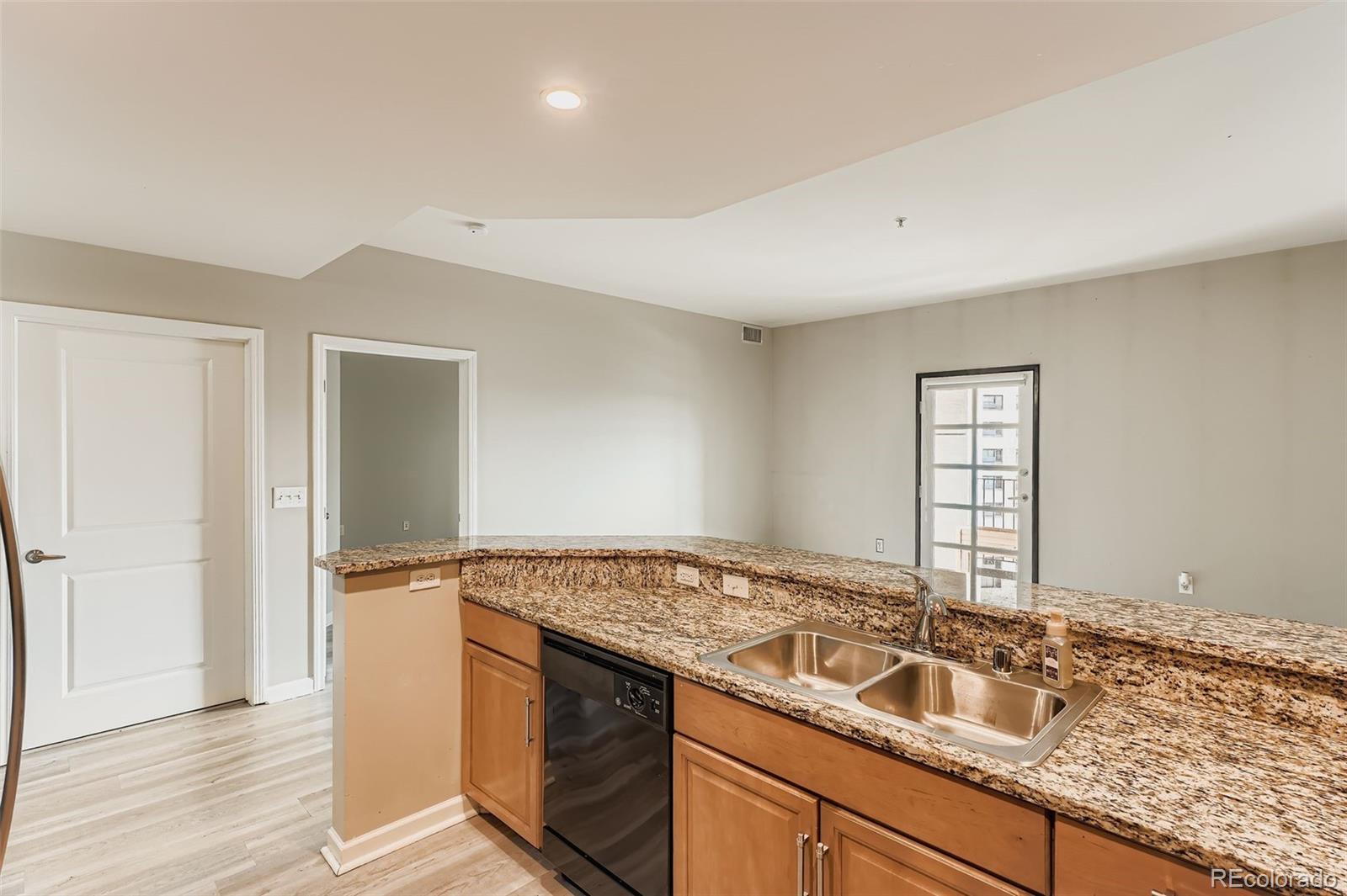 925 Lincoln Street, Unit 9A Denver, CO 80203 - Photo 16 of 32