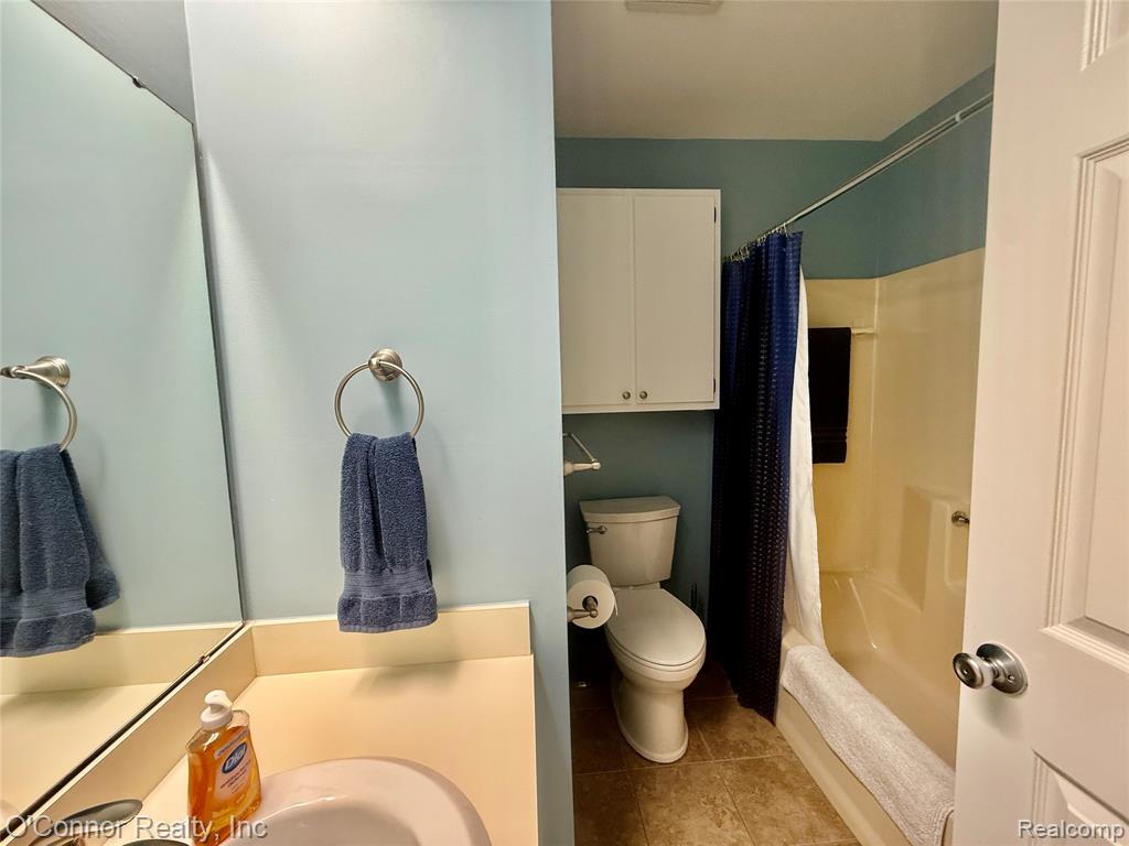1660 River Road, Unit 19 Marysville, MI 48040 - Photo 8 of 17