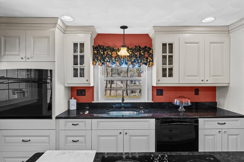 33 York Road Lynn, MA 01904 - Photo 8 of 42 Gallery Image 8