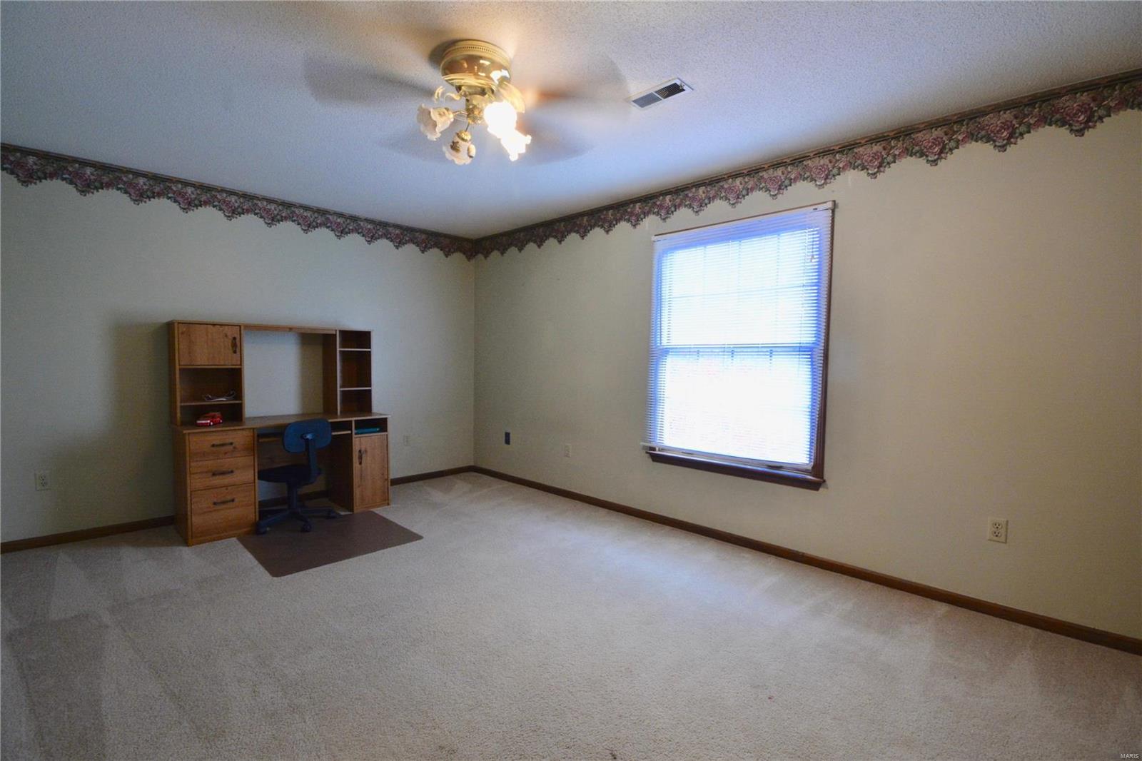 1873 Raintree Trail Collinsville, IL 62234 - Photo 10 of 16 Gallery Image 10
