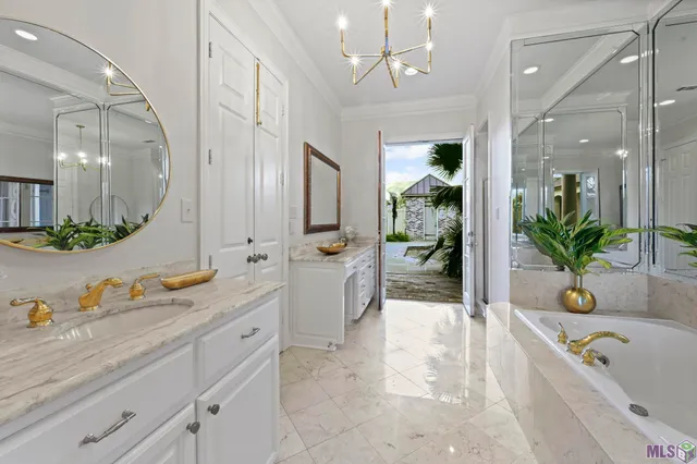 $799,500 | 5558 Cold Water Creek Court, Baton Rouge, LA 70808