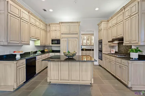 $789,500 | 5558 Cold Water Creek Court, Baton Rouge, LA 70808