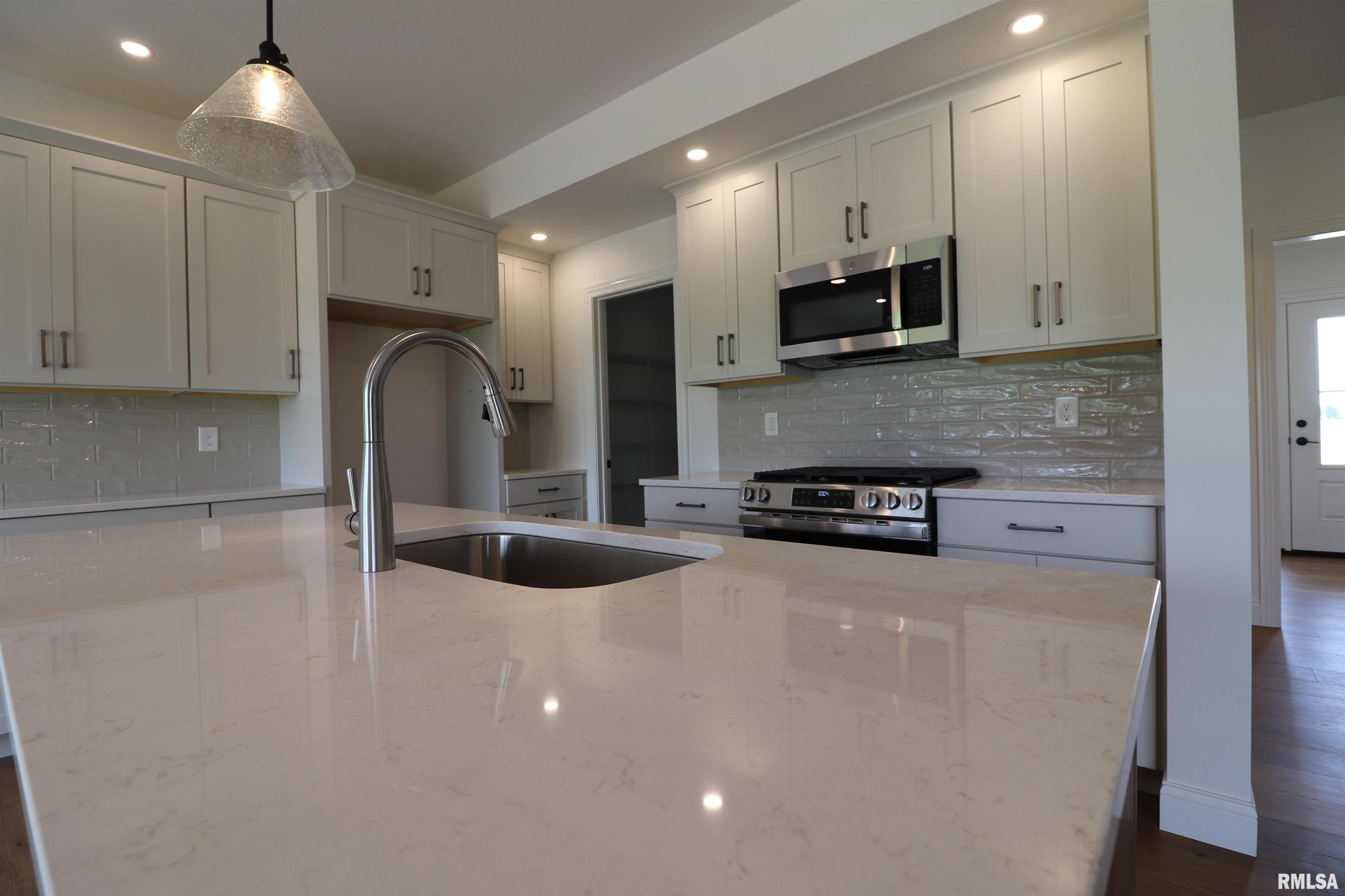 4016 West Crimson Road Dunlap, IL 61525 - Photo 9 of 43