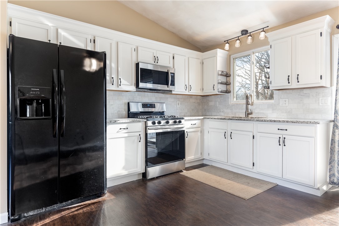53 Rice Street Warwick, RI 02886 - Photo 5 of 20
