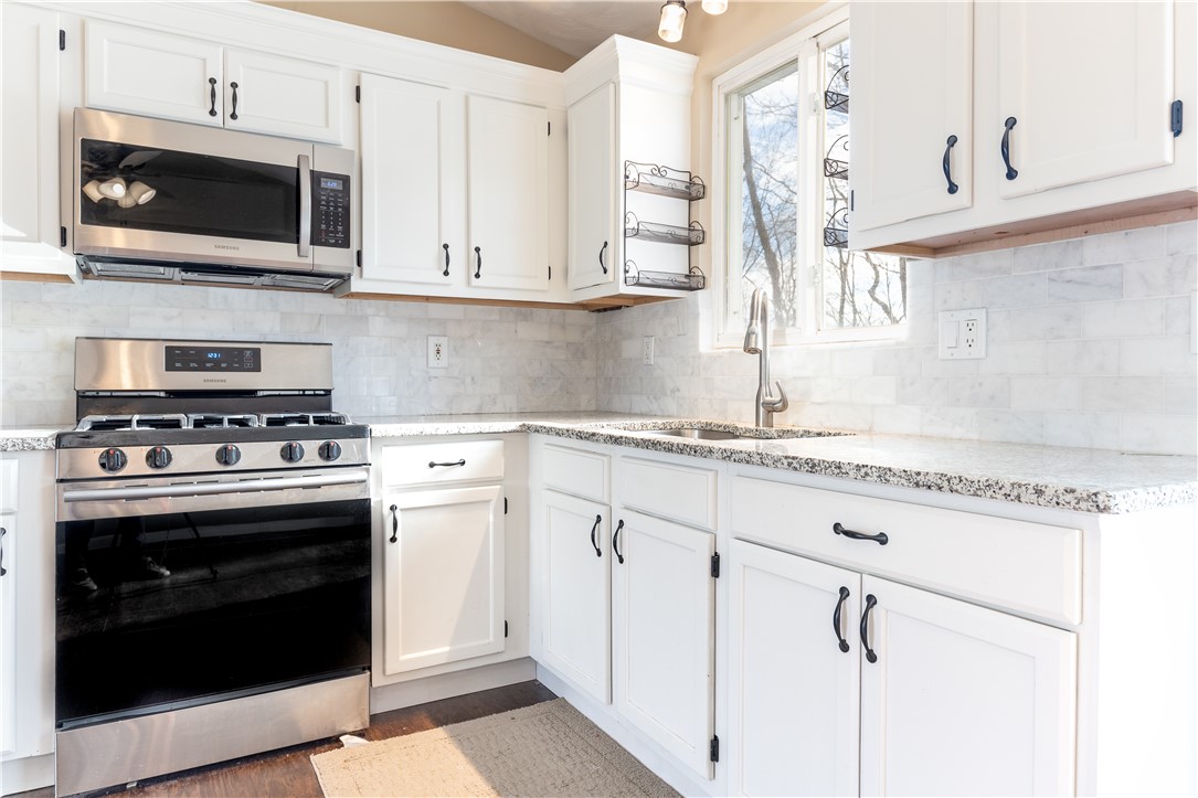53 Rice Street Warwick, RI 02886 - Photo 6 of 20