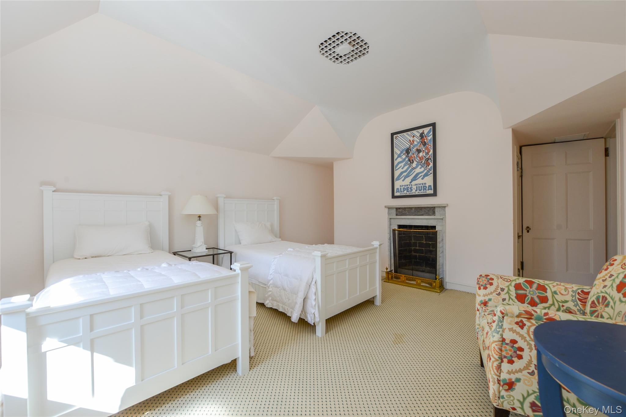 1 Pond Road Glen Cove, NY 11542 - Photo 27 of 36