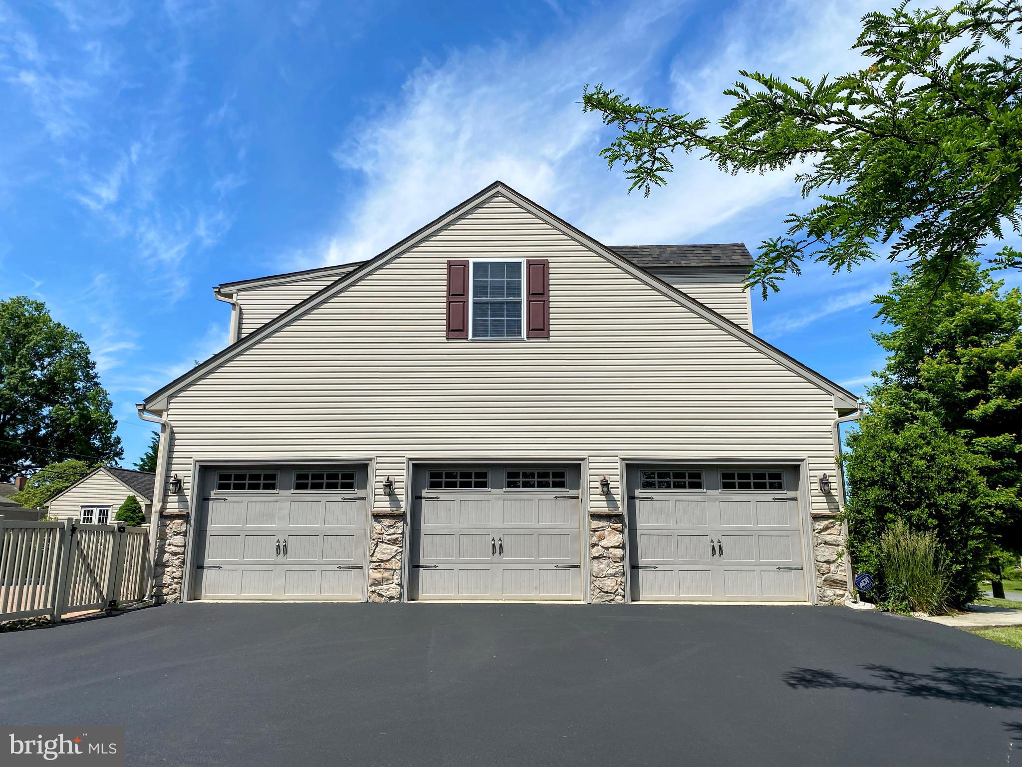 1300 Fieldstone Road Reading, PA 19608 - Photo 3 of 5