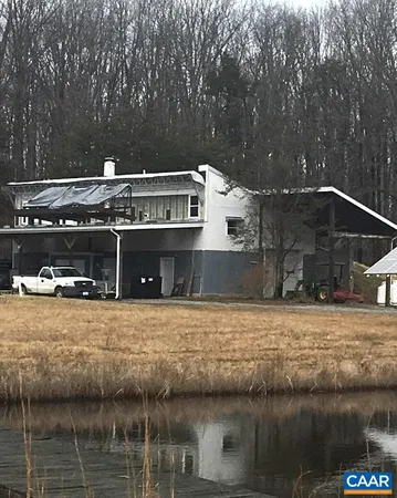 a view of a water fountain