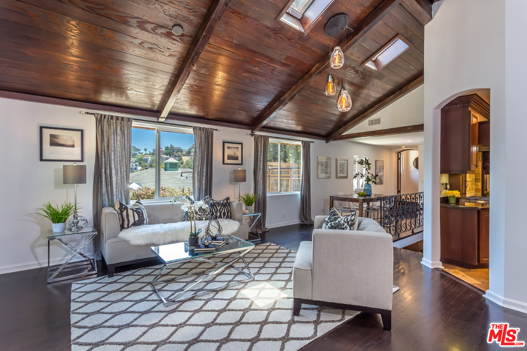 8450 Ridpath Drive Los Angeles, CA 90046 - Photo 18 of 54