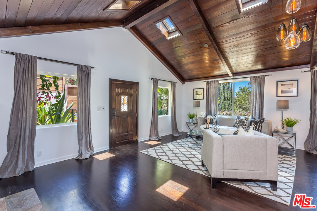 8450 Ridpath Drive Los Angeles, CA 90046 - Photo 19 of 54