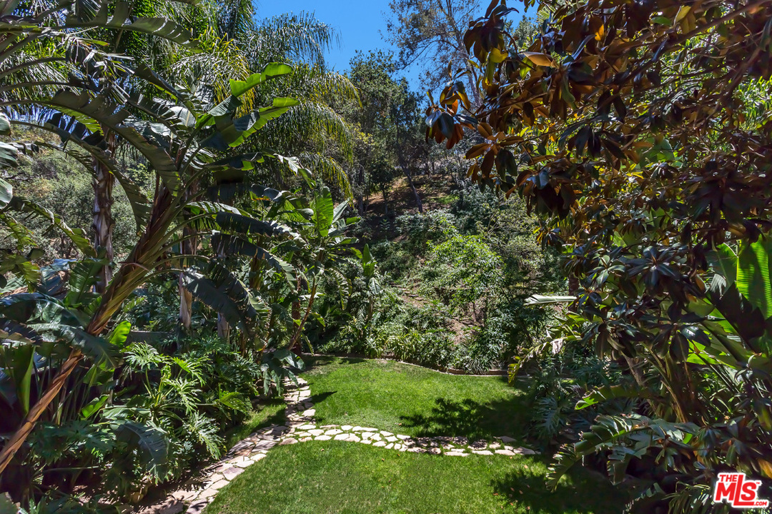 8450 Ridpath Drive Los Angeles, CA 90046 - Photo 29 of 54