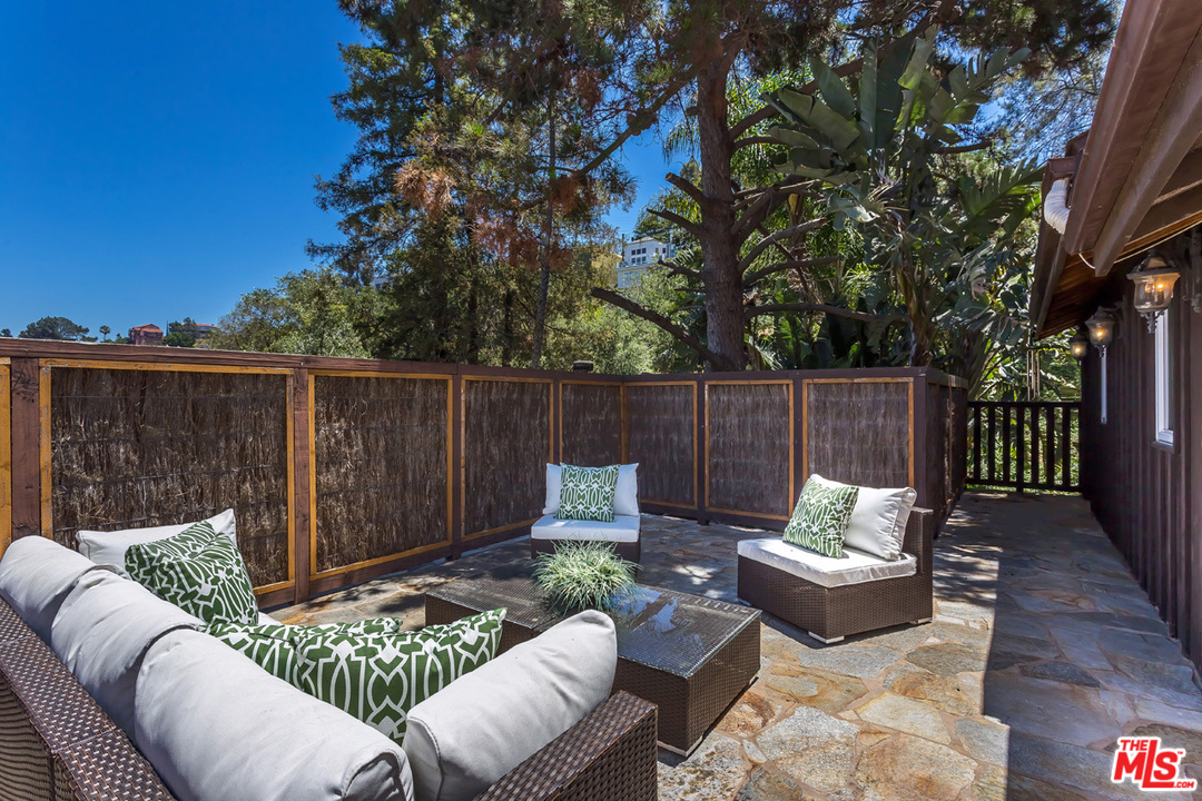 8450 Ridpath Drive Los Angeles, CA 90046 - Photo 30 of 54