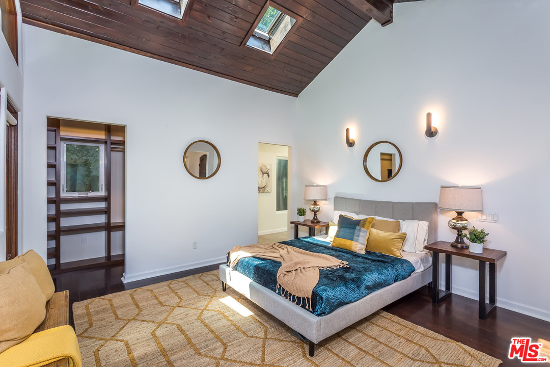 8450 Ridpath Drive Los Angeles, CA 90046 - Photo 32 of 54