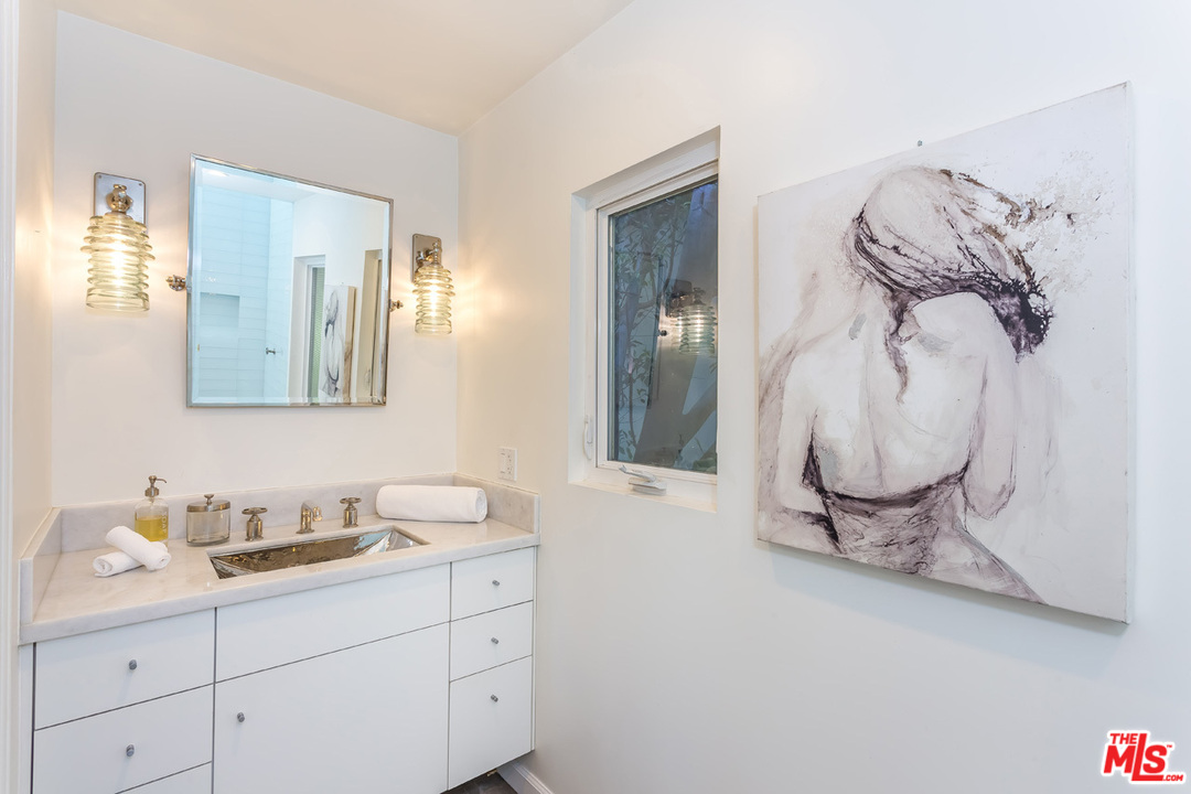 8450 Ridpath Drive Los Angeles, CA 90046 - Photo 33 of 54