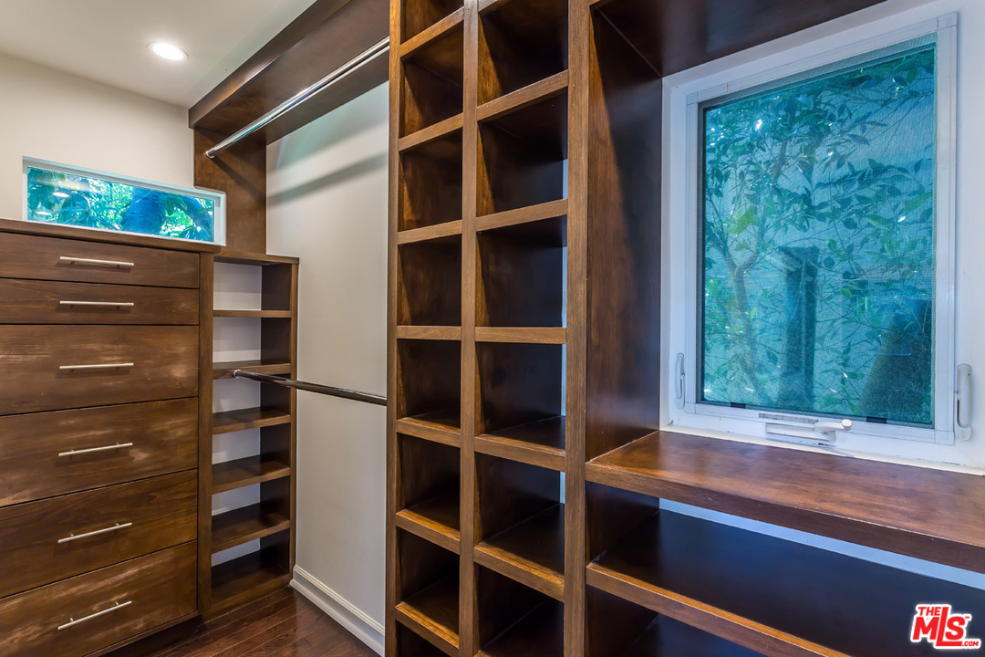 8450 Ridpath Drive Los Angeles, CA 90046 - Photo 35 of 54