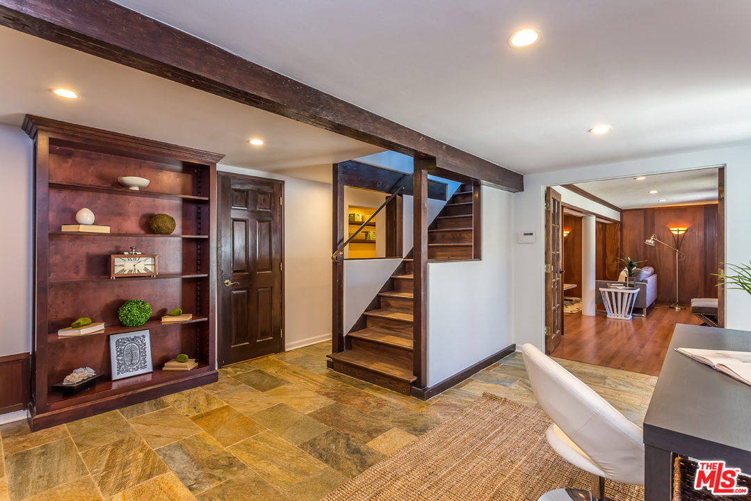 8450 Ridpath Drive Los Angeles, CA 90046 - Photo 38 of 54