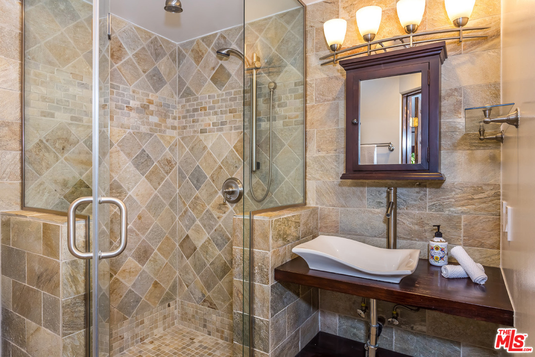 8450 Ridpath Drive Los Angeles, CA 90046 - Photo 44 of 54