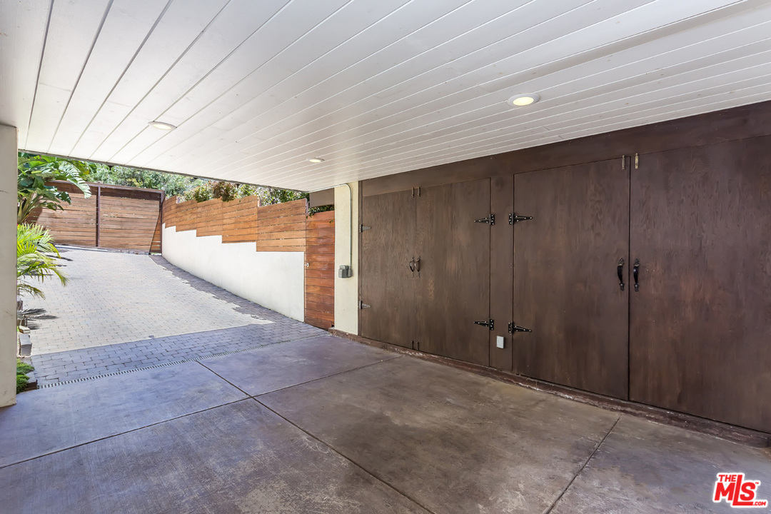 8450 Ridpath Drive Los Angeles, CA 90046 - Photo 51 of 54