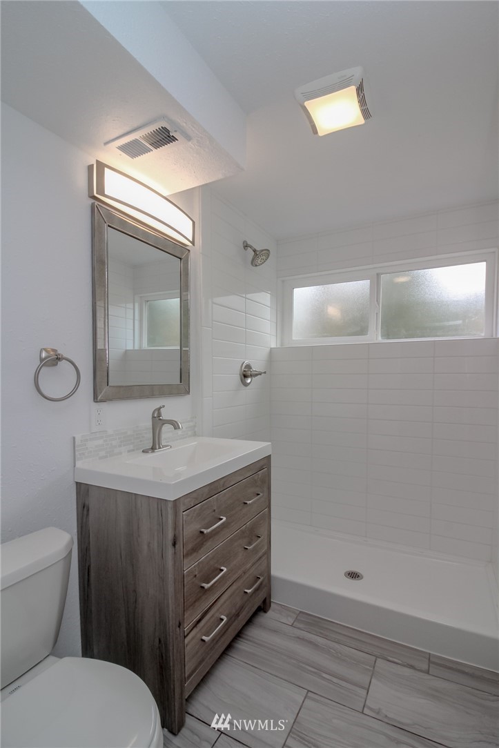 301 Northwest 5th Place Renton, WA 98057 - Photo 12 of 25