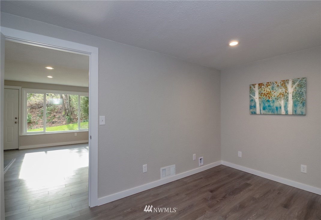 301 Northwest 5th Place Renton, WA 98057 - Photo 16 of 25