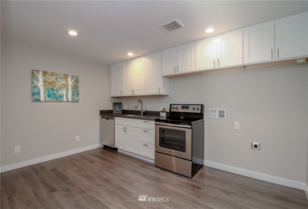 301 Northwest 5th Place Renton, WA 98057 - Photo 19 of 25