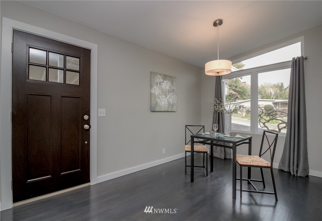 301 Northwest 5th Place Renton, WA 98057 - Photo 3 of 25