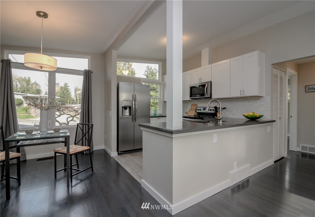301 Northwest 5th Place Renton, WA 98057 - Photo 7 of 25