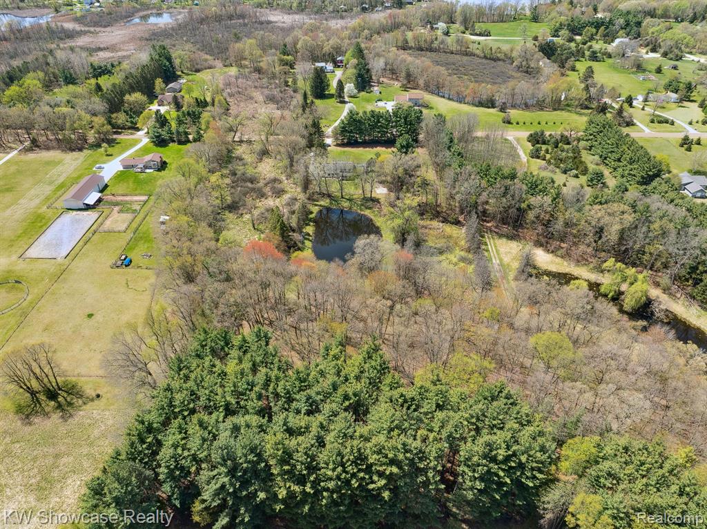 2050 Rowe Road Milford, MI 48380 - Photo 69 of 76
