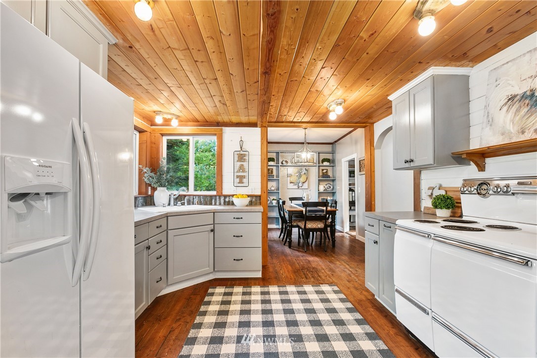 5098 Reese Hill Road Sumas, WA 98295 - Photo 13 of 32 Gallery Image 13