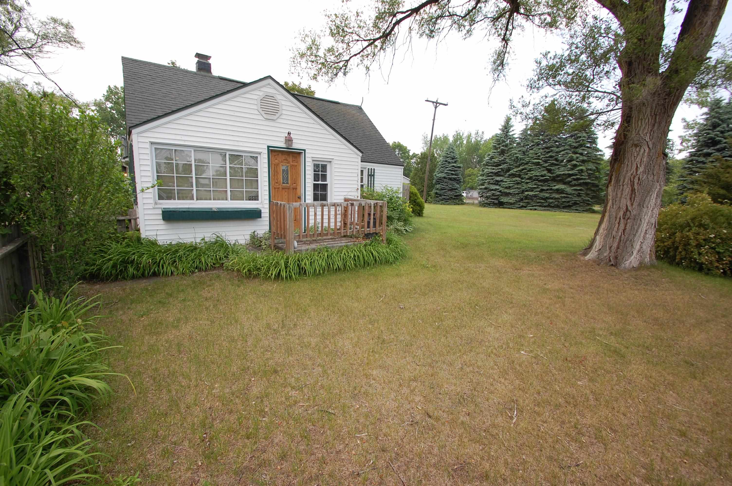 3507 North Huron Road Pinconning, MI 48650 - Photo 2 of 42