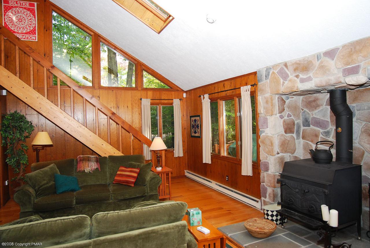LIVING RM
